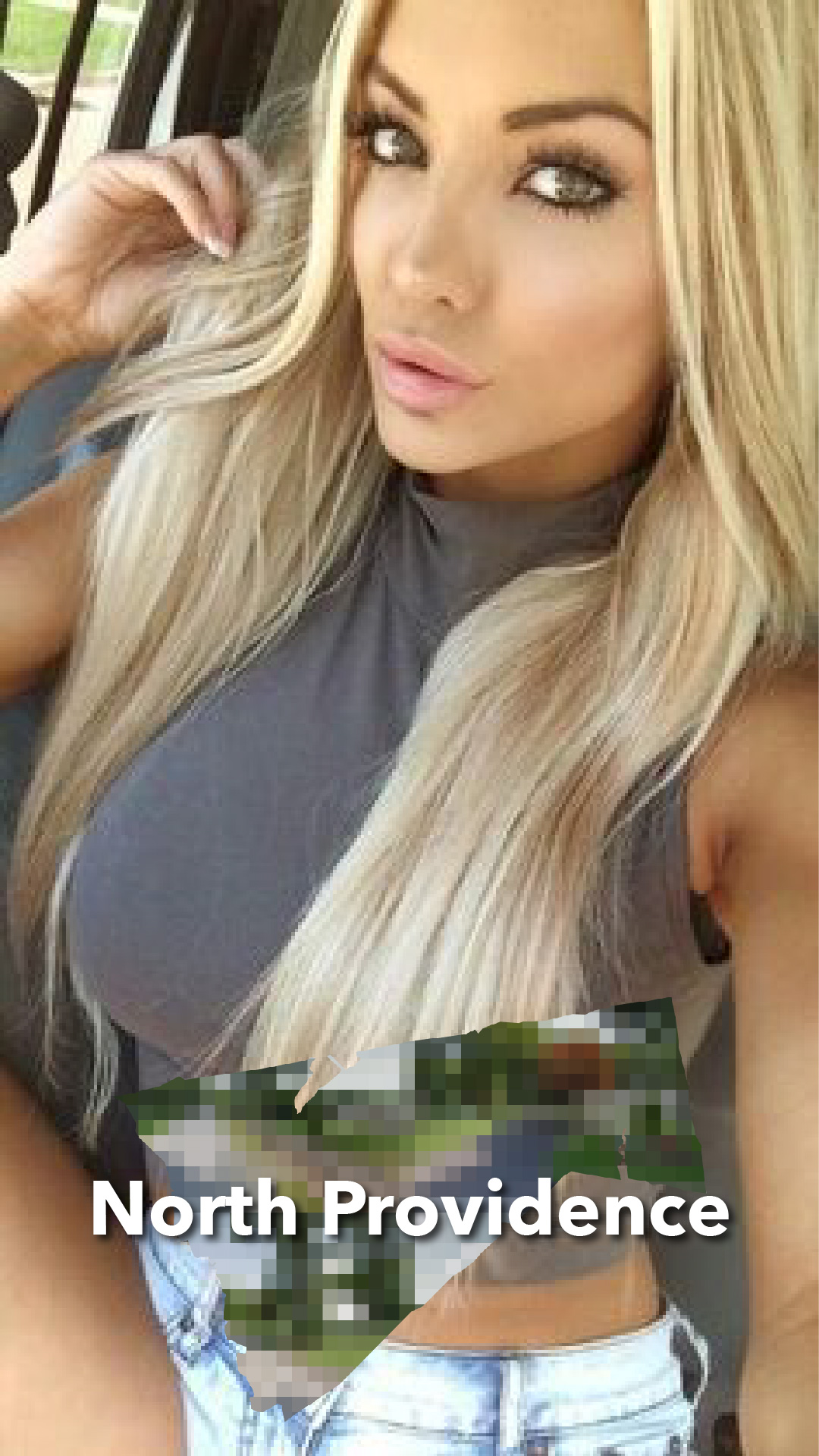 Блондинка с длинными волосами селфи